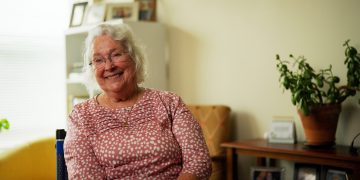 Ein Ort, an dem sich Pflege anfühlt wie zu Hause: Saras Geschichte