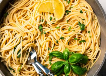 Simple Knoblauchbutternudeln Rezept