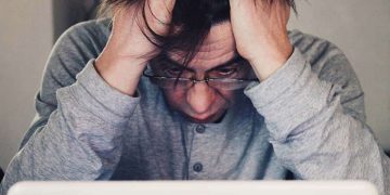 Wie kognitive Verhaltenstherapie (CBT -I) Ihnen helfen kann, den Relaxation zu erhalten, den Sie mit Lissa Coffey & Emma Ekum benötigen – besserer Schlafrat