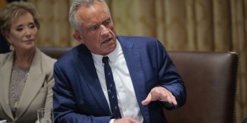 RFK Jr. setzte sich in Schulen an. Hier sind 3 Dinge zu wissen: Aufnahmen