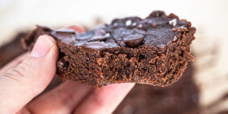 Hausgemachte Chocolate-Chip-Proteinriegel