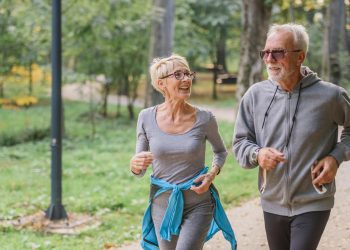Ein Gesundheits- und Fitnessleitfaden für ältere Erwachsene und Pflegekräfte