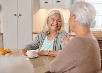 Wie spirituelle Unterstützung in alternden Diensten aussieht