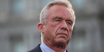 Eine neue Umfrage befasst sich mit RFK Jr., Tylenol und Impfstoffen und stellt ein wachsendes Misstrauen fest: Photographs