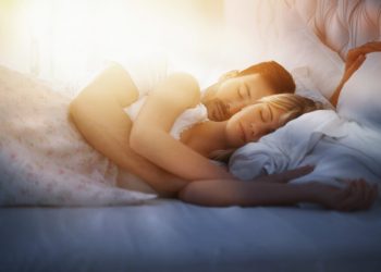 Ganzheitliche Schlafroutinen: Mundklebeband, Magnesiumspray und die Schaffung Ihres perfekten Schlafzufluchtsortes mit Lindsey Rosenberg, Jess Windell und Mary Helen Rogers – Higher Sleep Council