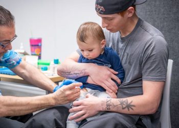 Unter RFK Jr. prüft das CDC den Impfplan für Kinder: Impfungen