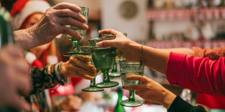 So sprechen Sie über die Feiertage mit Ihrer Familie über Politik