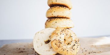 Proteinreiche griechische Joghurt-Bagels (perfekt zum Frühstück!)