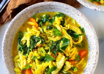 Immunstärkende Hühnersuppe mit Orzo