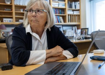 Nachdem er die Unterstützung des NIH verloren hat, kämpft ein Krebsforscher darum, das Labor offen zu halten: Photographs