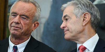 Transgender-Jugendlichen droht nach neuen Krankenhausregeln ein landesweites Verbot der medizinischen Versorgung: Schüsse