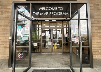 Da immer mehr Senioren obdachlos werden, versuchen Heime, sich anzupassen: Schüsse