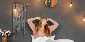 Tipps zu Beleuchtung, Farbe und Textur für ein beruhigendes Schlafzimmer