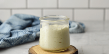 Feuchtigkeitsspendende Feuchtigkeitscreme mit Hyaluronsäure und Niacinamid