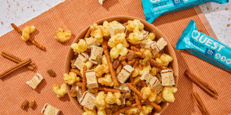 Quest STACKS Snack-Combine-Rezept mit Zimt und braunem Zucker