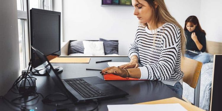 Überdenken von Burnout und sich verändernder Arbeitskultur mit Caroline Dowd-Higgins und Mary Helen Rogers – Higher Sleep Council