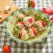 Rezept für knusprig-fruchtiges Müsli mit in weiße Schokolade getauchten Erdbeeren