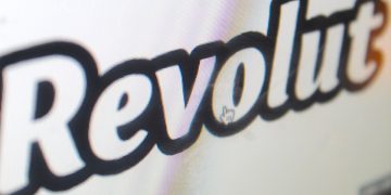 Die KI von Revolut übertrifft Menschen bei der Aufdeckung von Finanzkriminalität