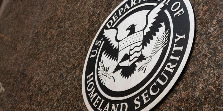 Die Trump-Administration will den Preis für den Antrag auf US-Staatsbürgerschaft erhöhen